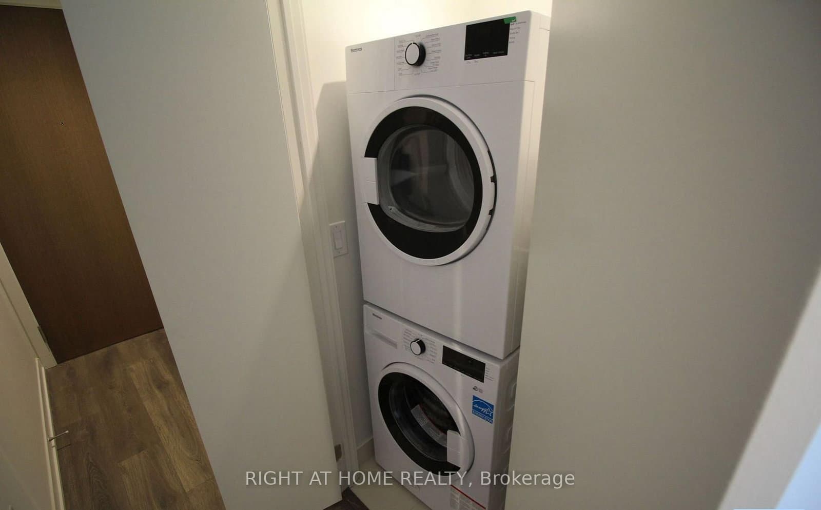 20 Richardson Street, Unit 3106 thumbnail 12