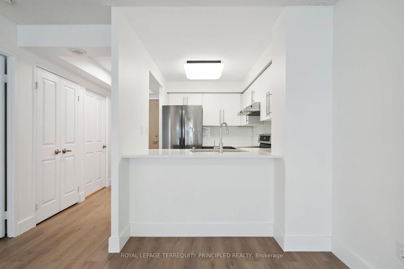 942 Yonge Street, Unit 418 thumbnail 10