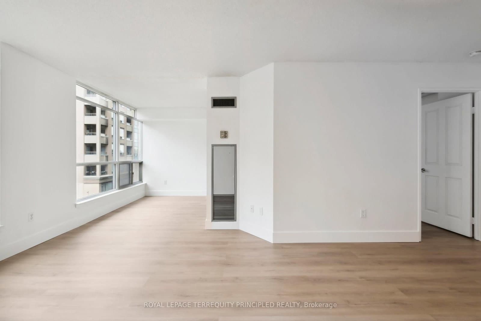 942 Yonge Street, Unit 418 thumbnail 14