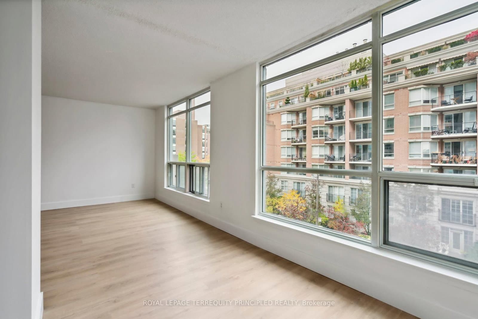 942 Yonge Street, Unit 418 thumbnail 22