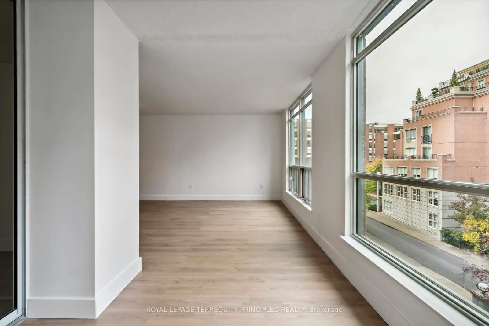 942 Yonge Street, Unit 418 thumbnail 23