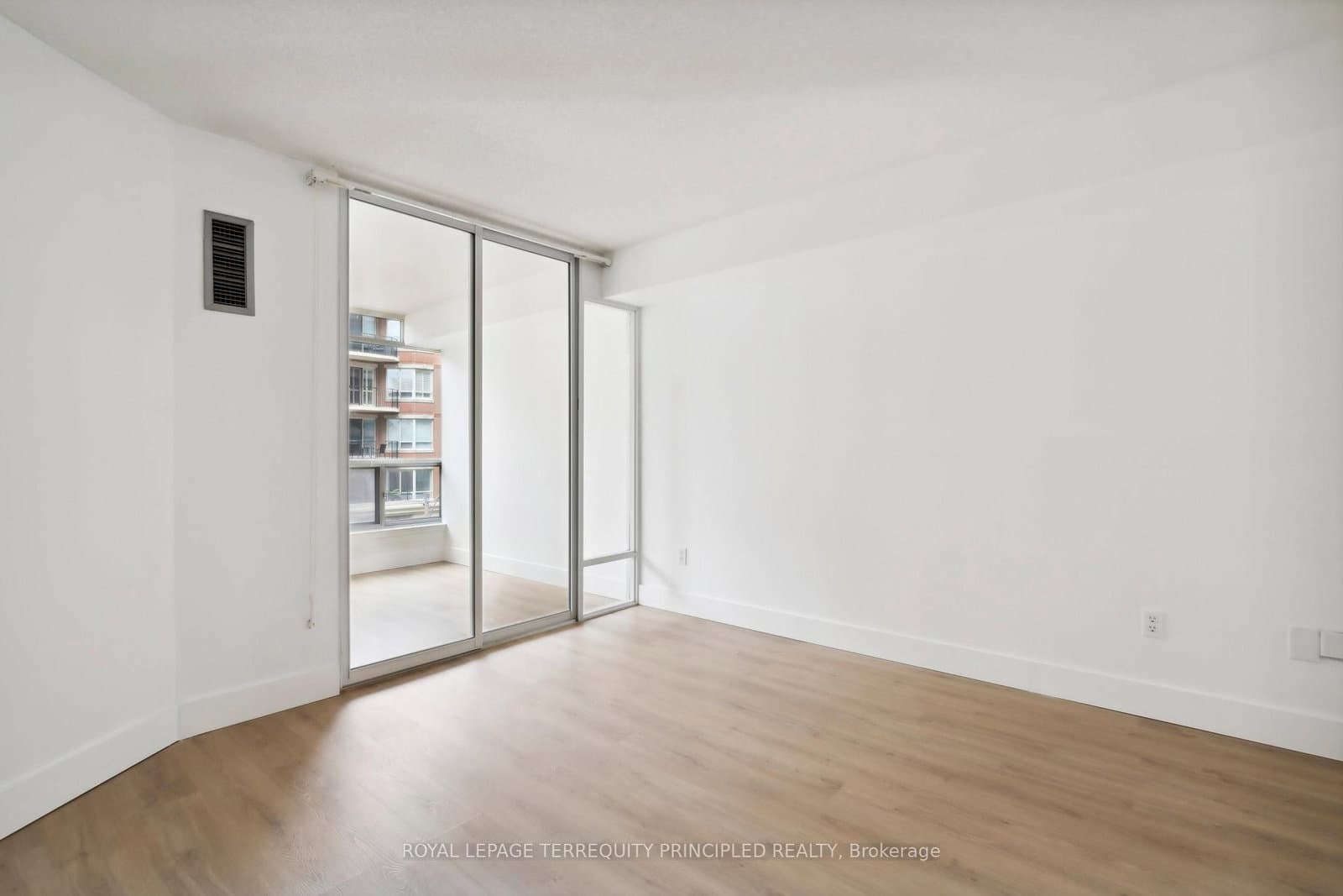 942 Yonge Street, Unit 418 thumbnail 24