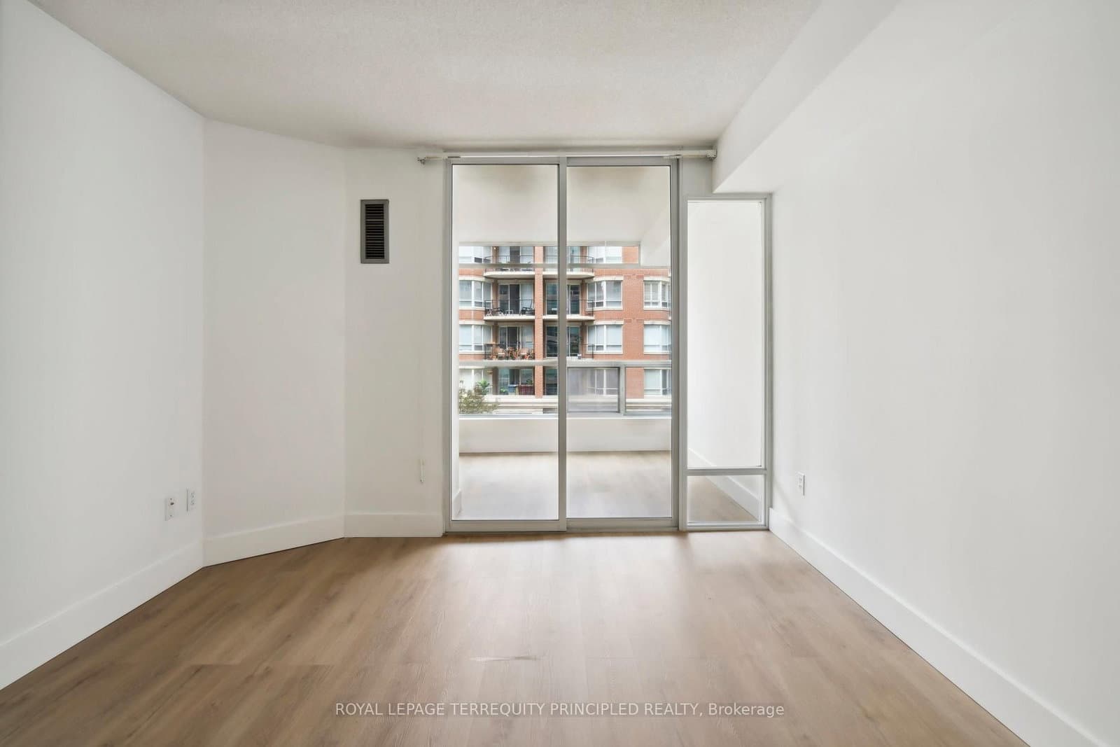 942 Yonge Street, Unit 418 thumbnail 25