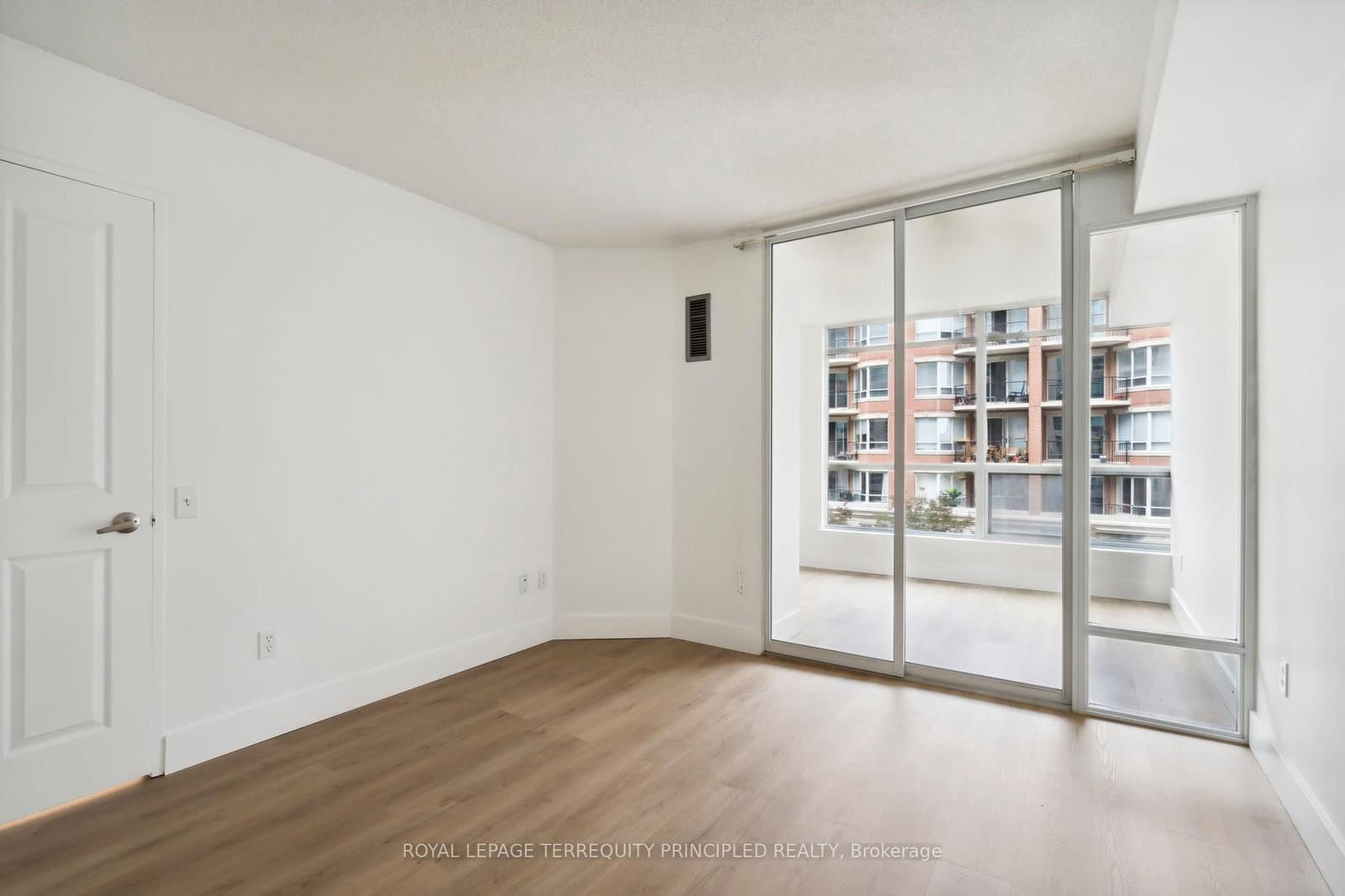 942 Yonge Street, Unit 418 thumbnail 26