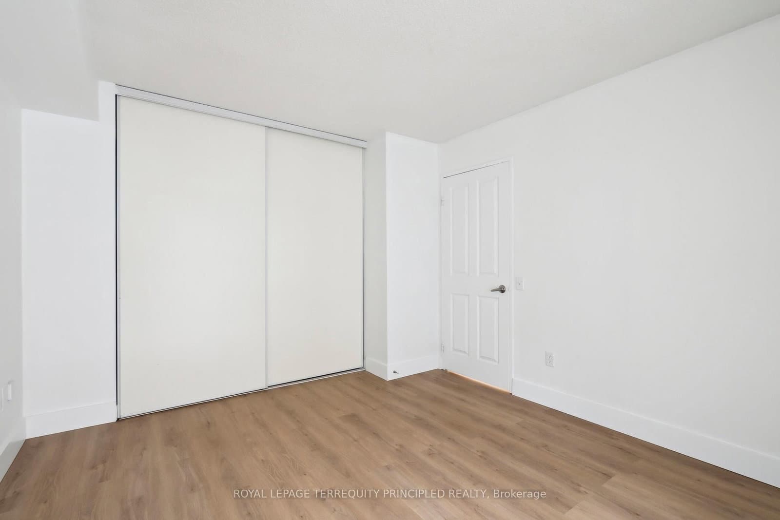 942 Yonge Street, Unit 418 thumbnail 27
