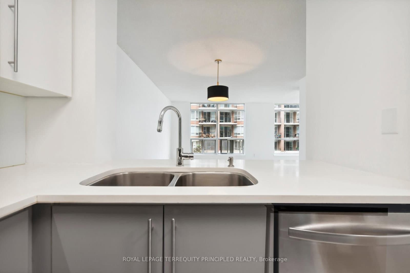 942 Yonge Street, Unit 418 thumbnail 6