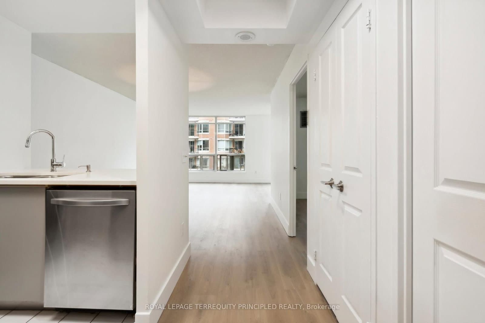 942 Yonge Street, Unit 418 thumbnail 7