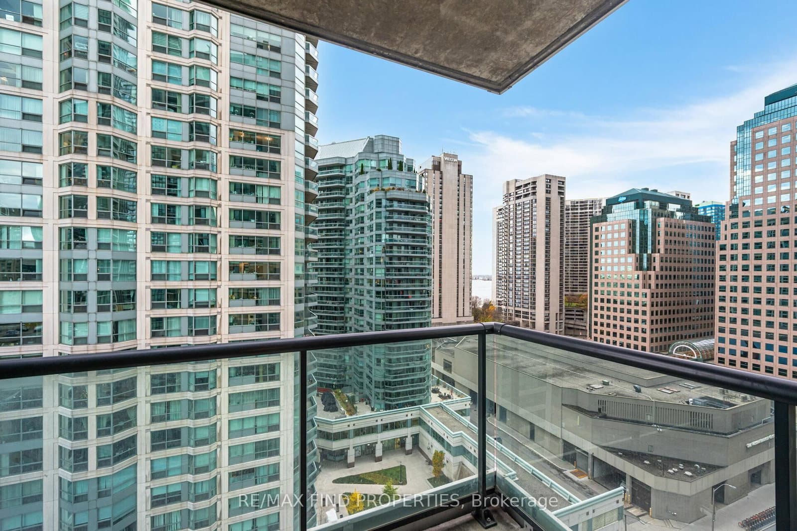 12 Yonge Street, Unit 1505 thumbnail 25