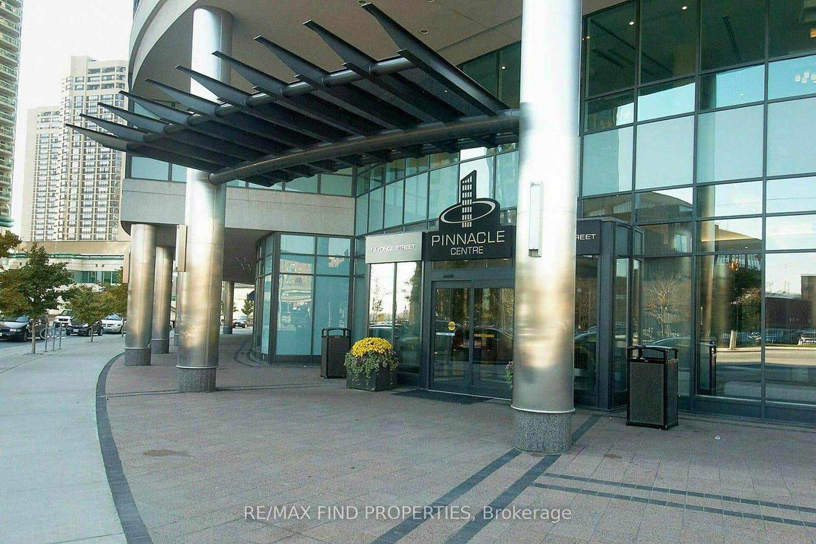12 Yonge Street, Unit 1505 thumbnail 3