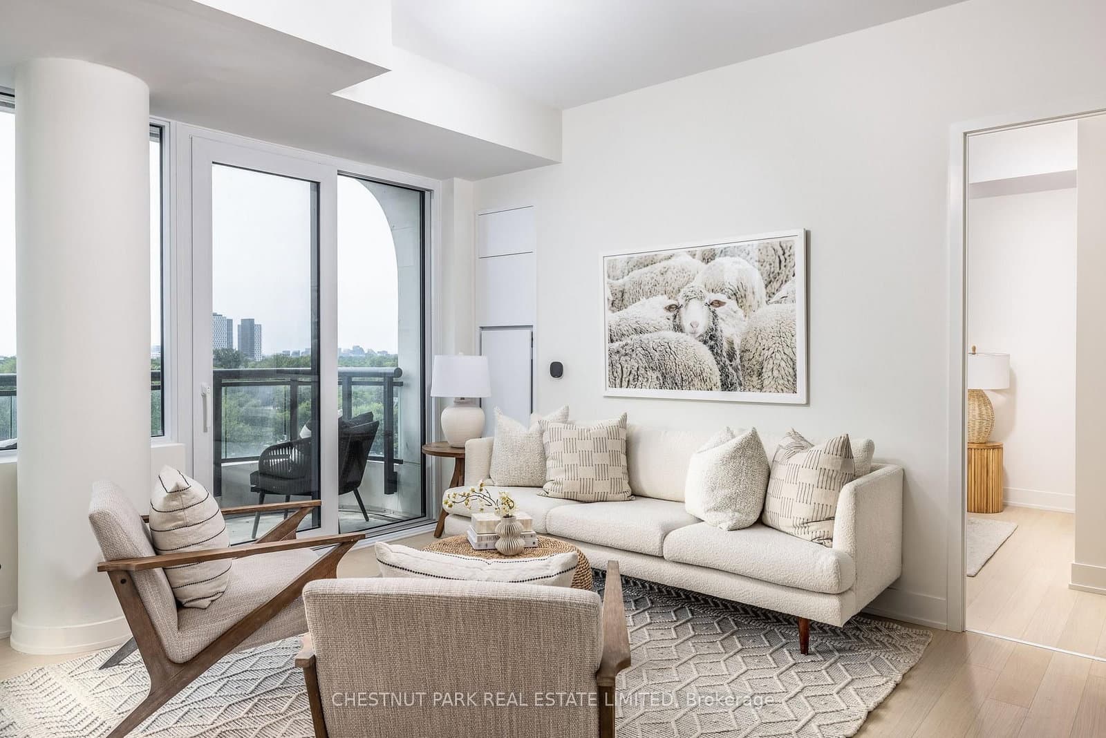 328 Dupont Street, Unit 901 thumbnail 3