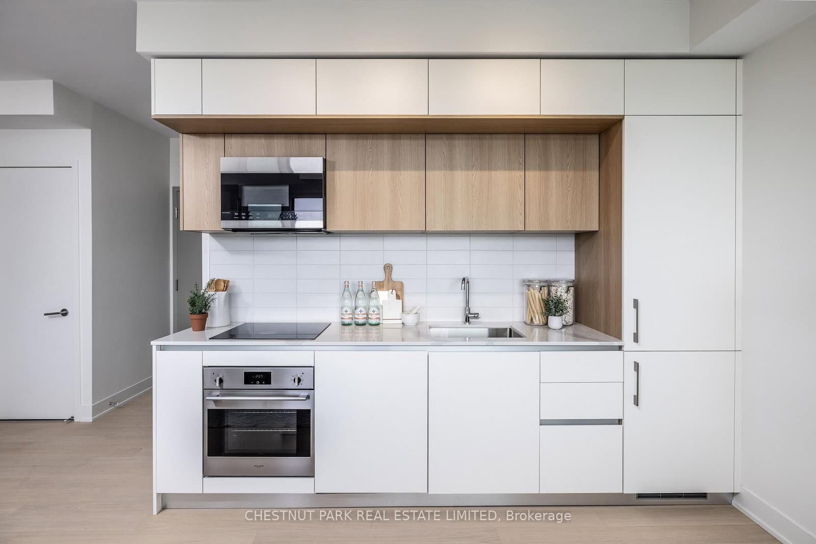 328 Dupont Street, Unit 901 thumbnail 8