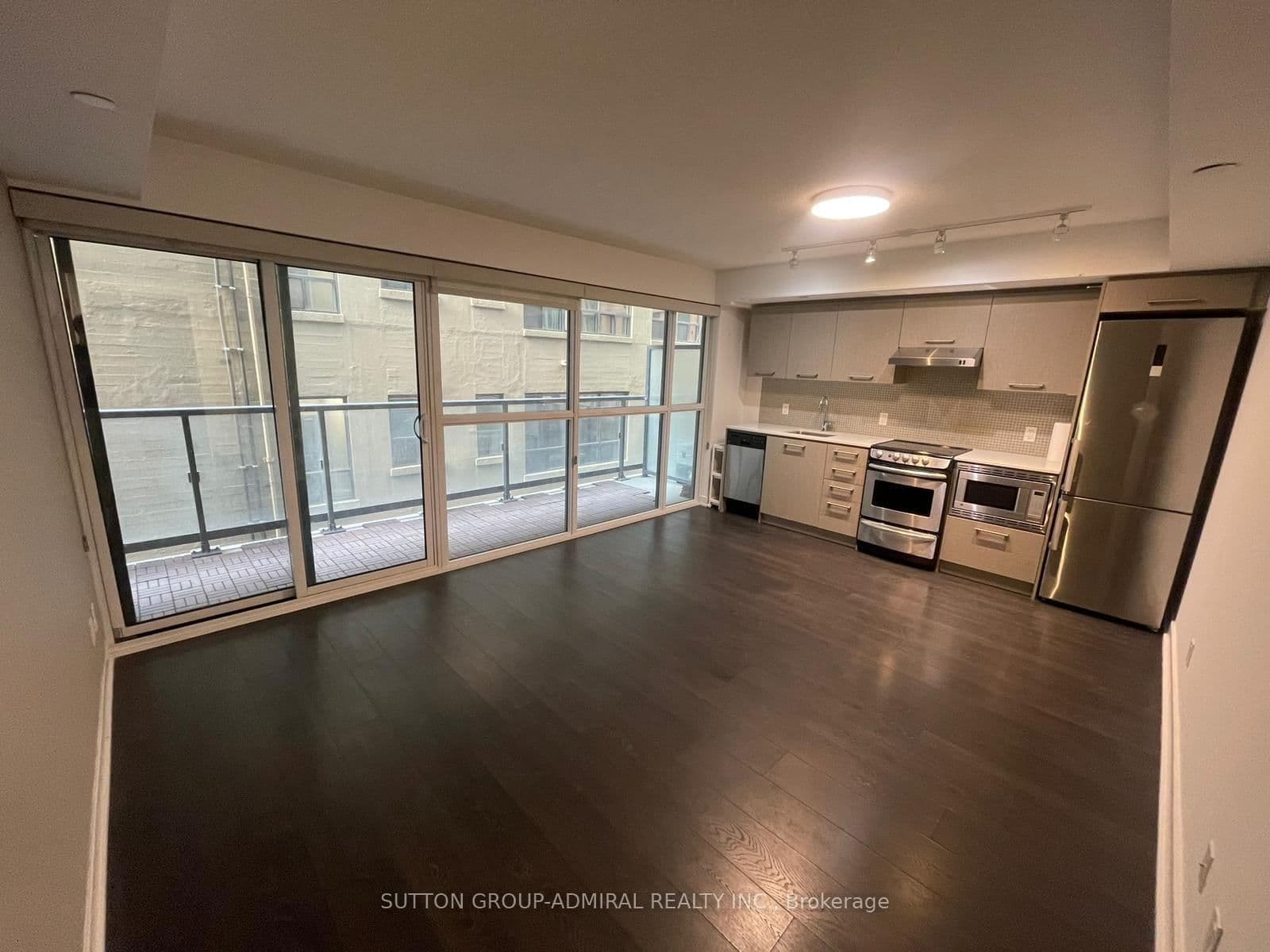 87 Peter Street, Unit 812 - Image 1
