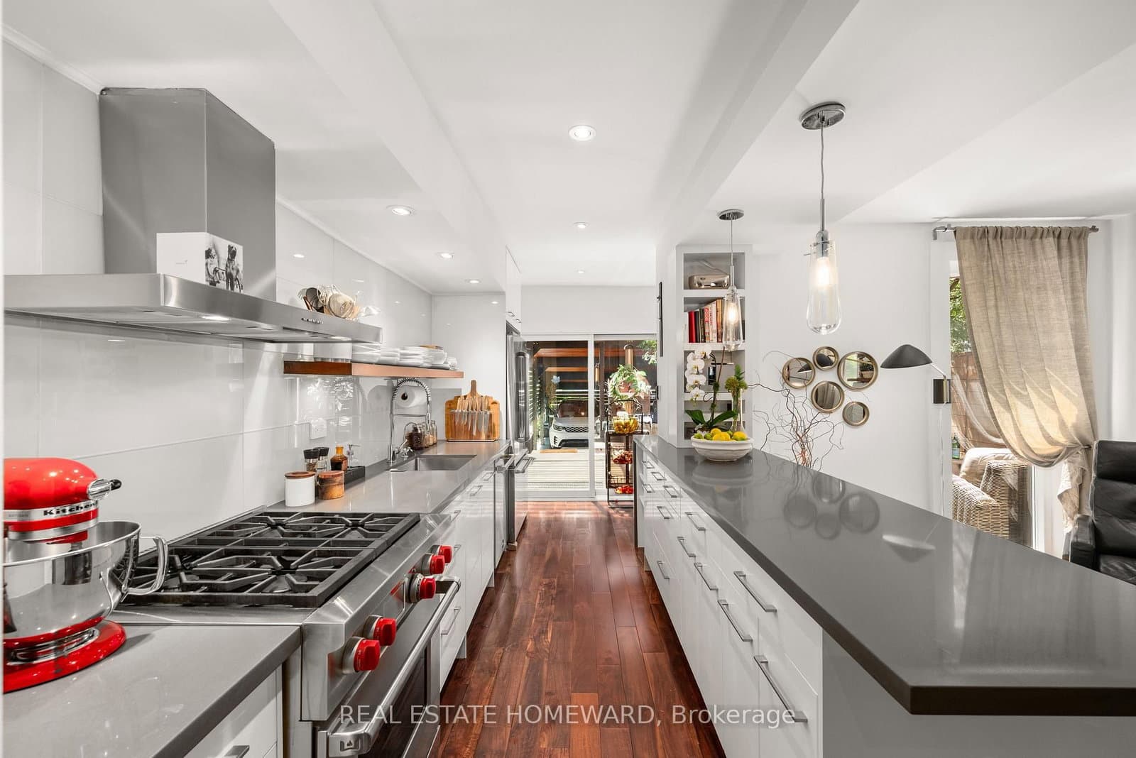 157 Ranleigh Avenue thumbnail 14