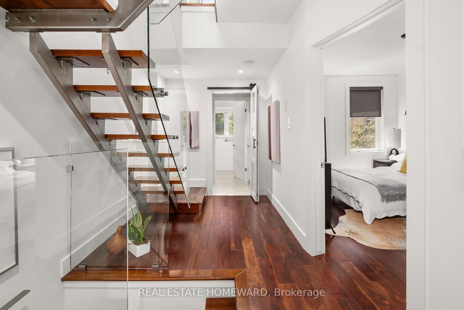 157 Ranleigh Avenue thumbnail 18