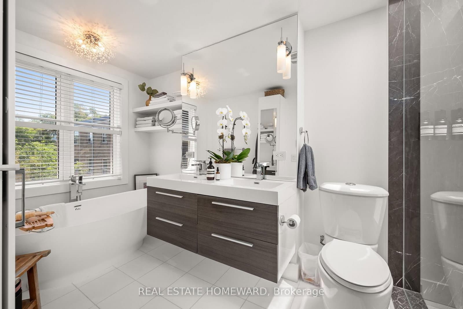 157 Ranleigh Avenue thumbnail 31