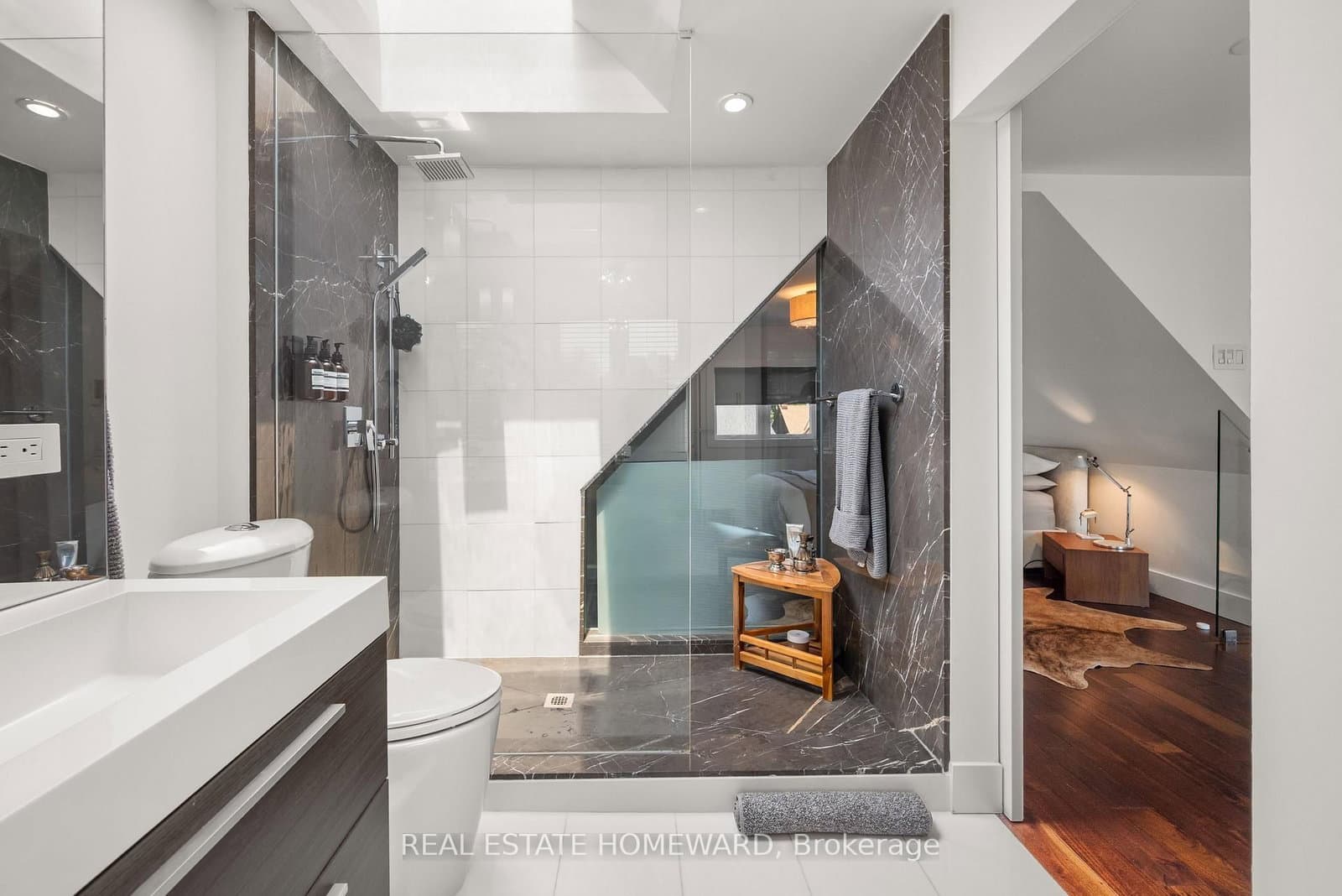 157 Ranleigh Avenue thumbnail 32