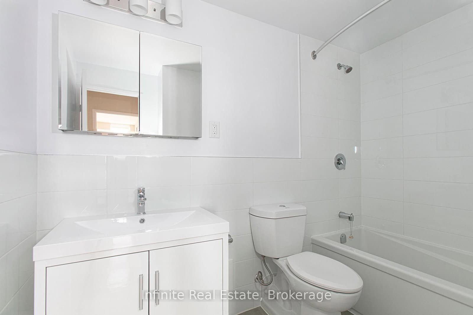 666 Spadina Avenue, Unit 403 thumbnail 10