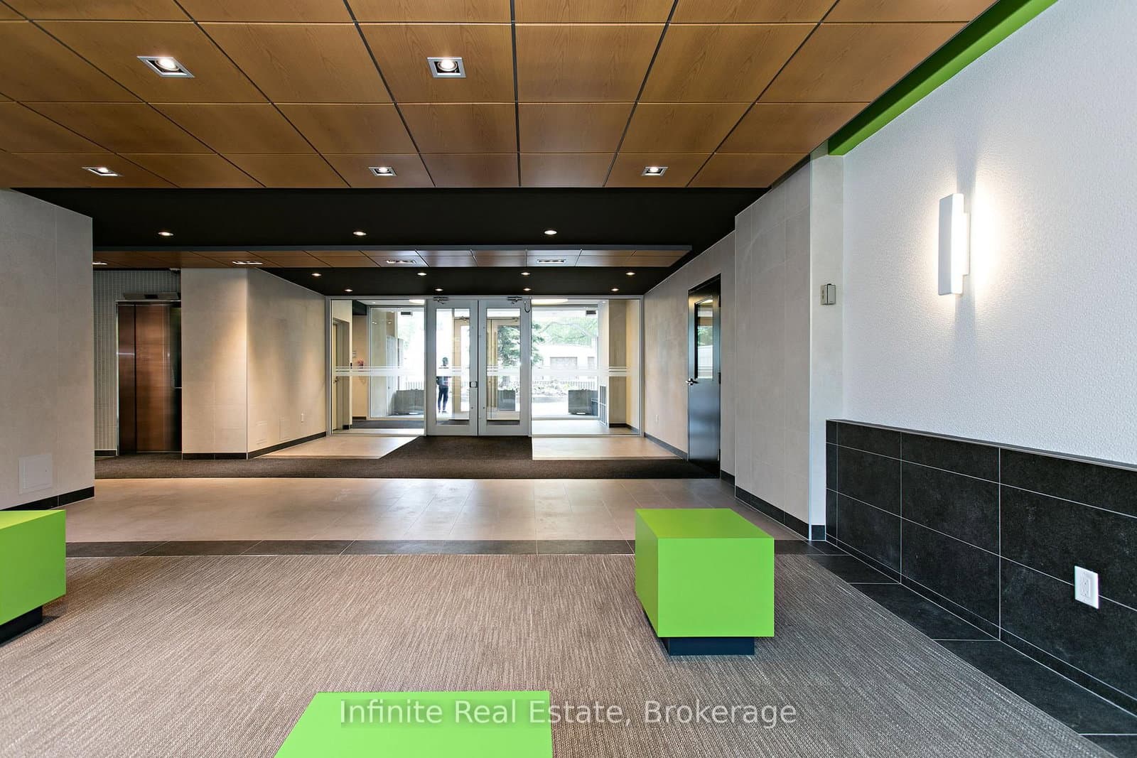 666 Spadina Avenue, Unit 403 thumbnail 2
