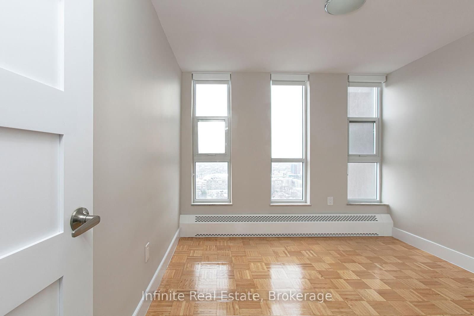666 Spadina Avenue, Unit 403 thumbnail 3