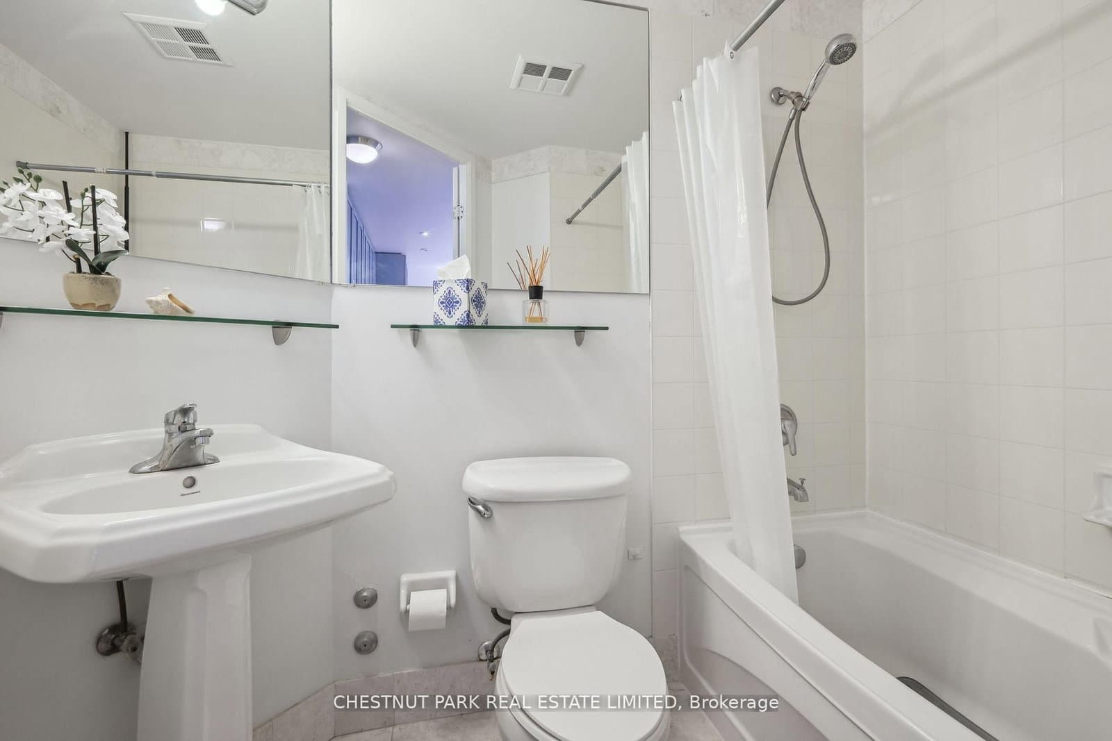 85 Bloor Street E, Unit 1014 thumbnail 18