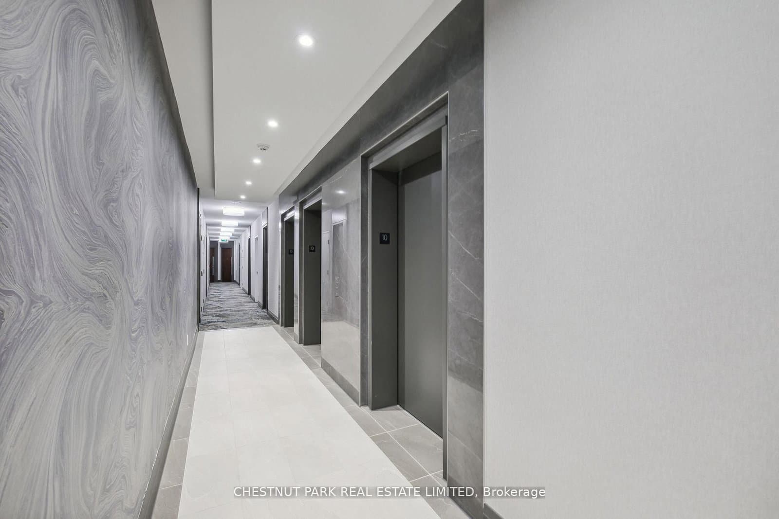 85 Bloor Street E, Unit 1014 thumbnail 3
