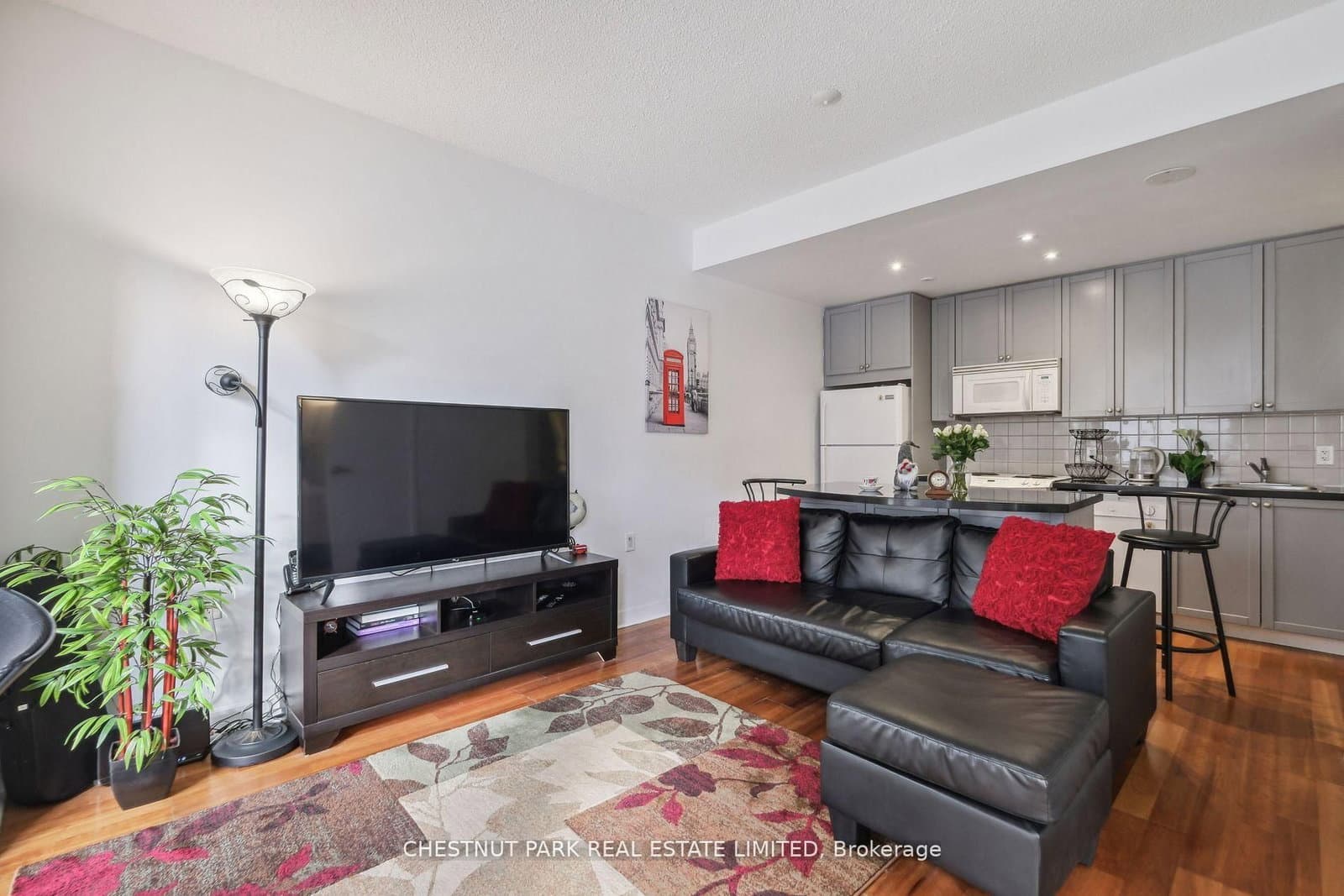 85 Bloor Street E, Unit 1014 thumbnail 6