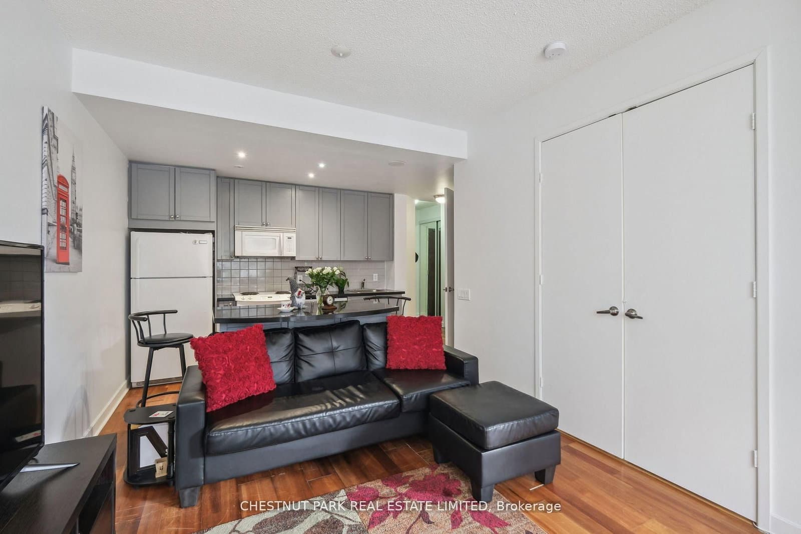 85 Bloor Street E, Unit 1014 thumbnail 7
