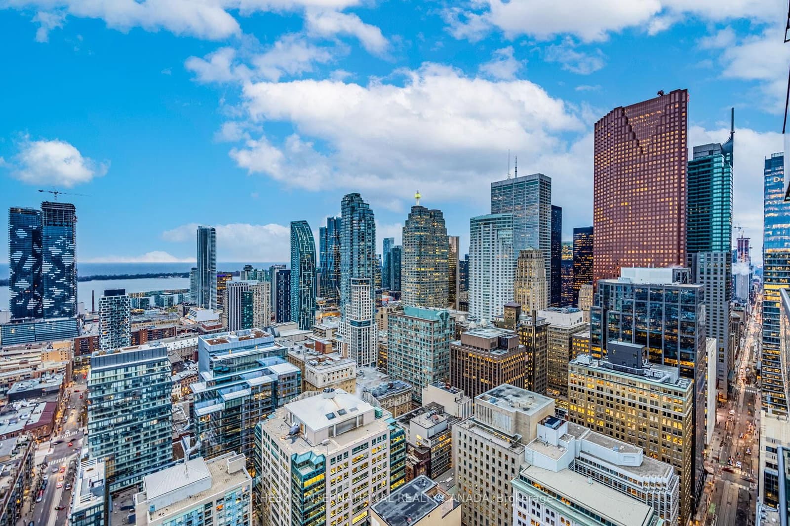 33 Lombard Street, Unit 4301 thumbnail 33