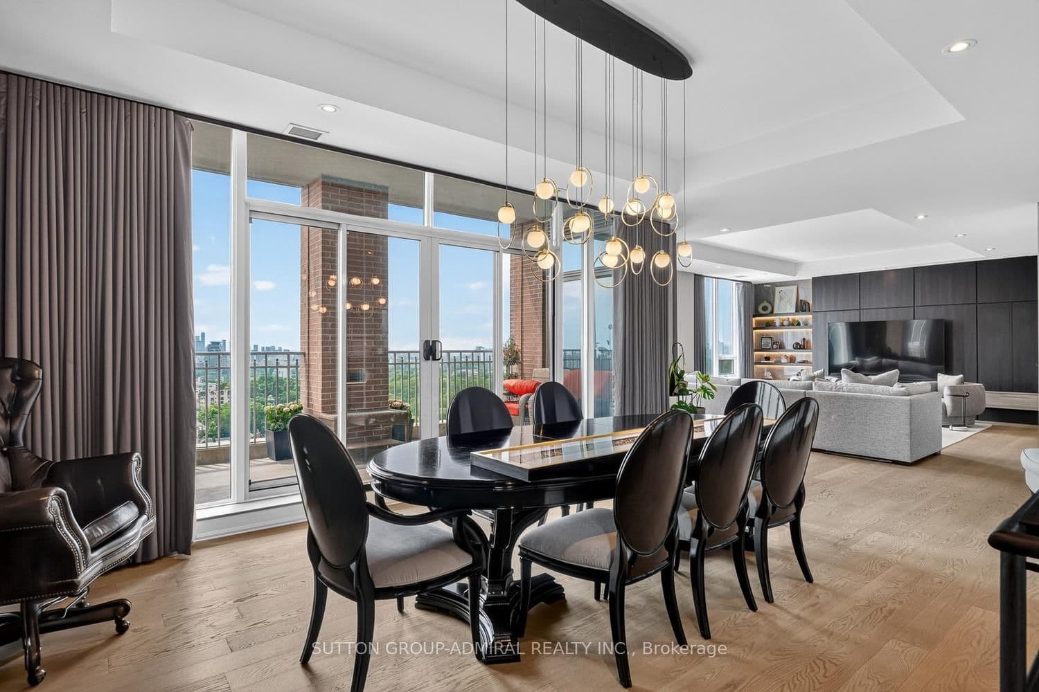 155 St Clair Avenue W, Unit 1801 thumbnail 10