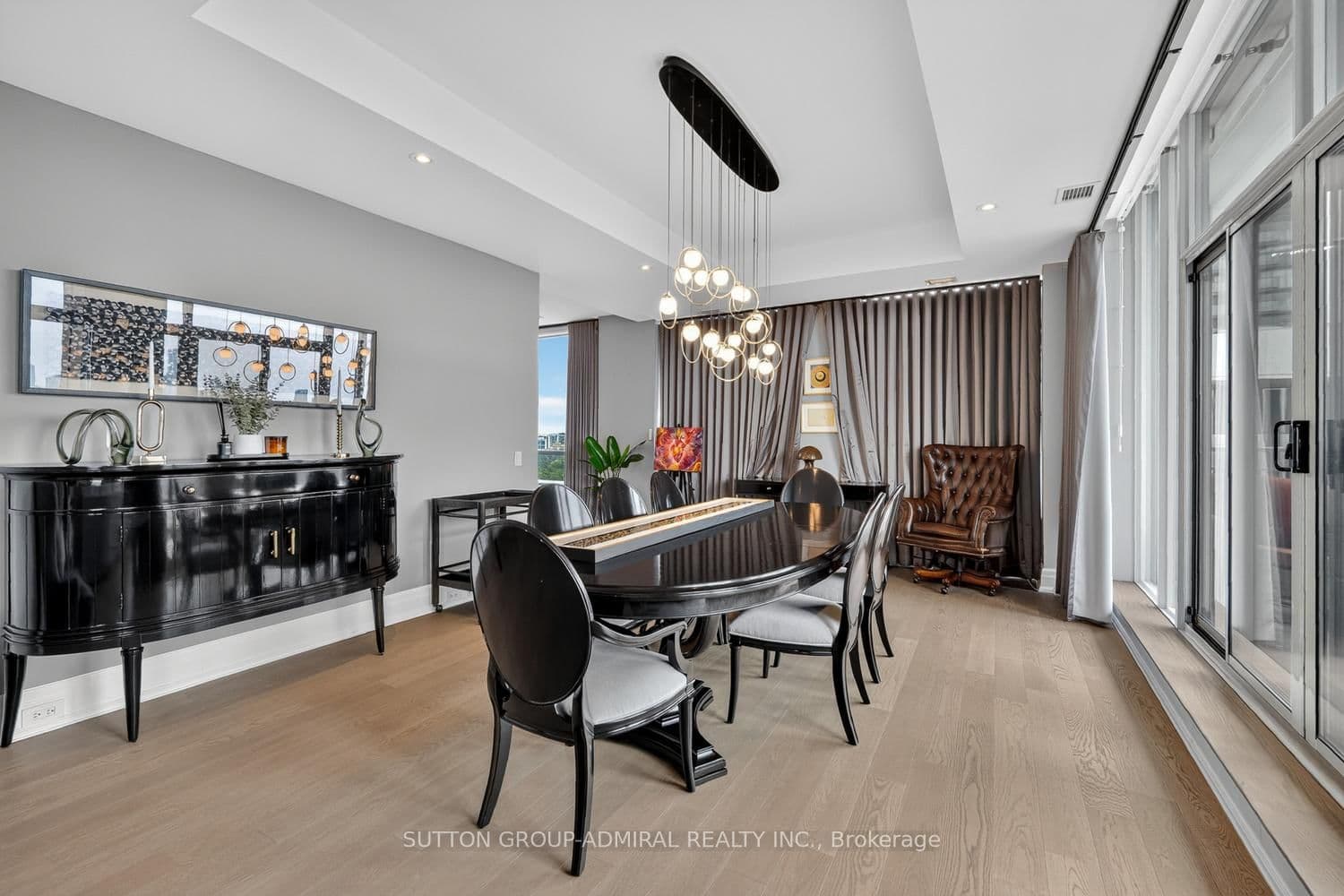 155 St Clair Avenue W, Unit 1801 thumbnail 12