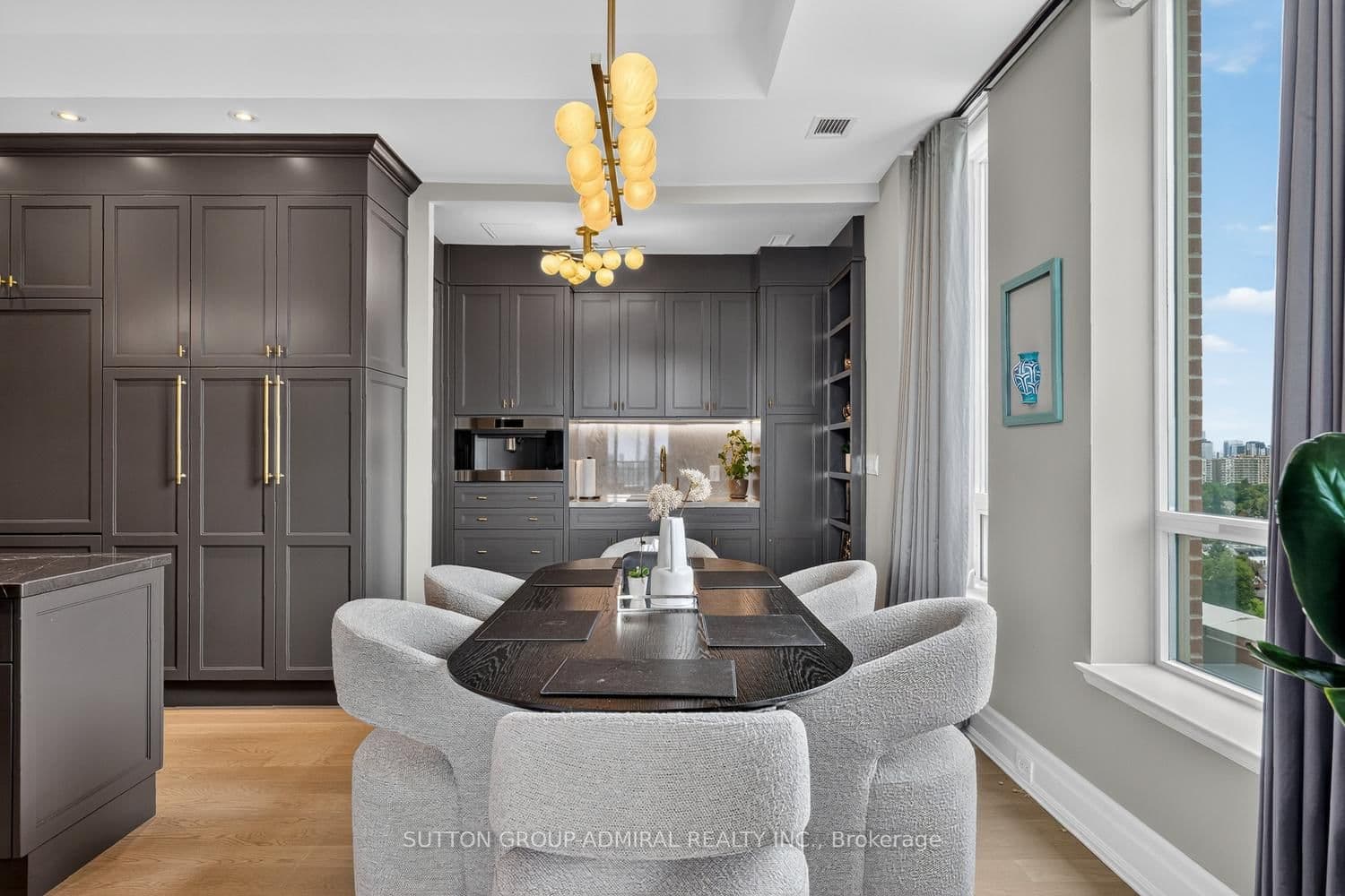 155 St Clair Avenue W, Unit 1801 thumbnail 15