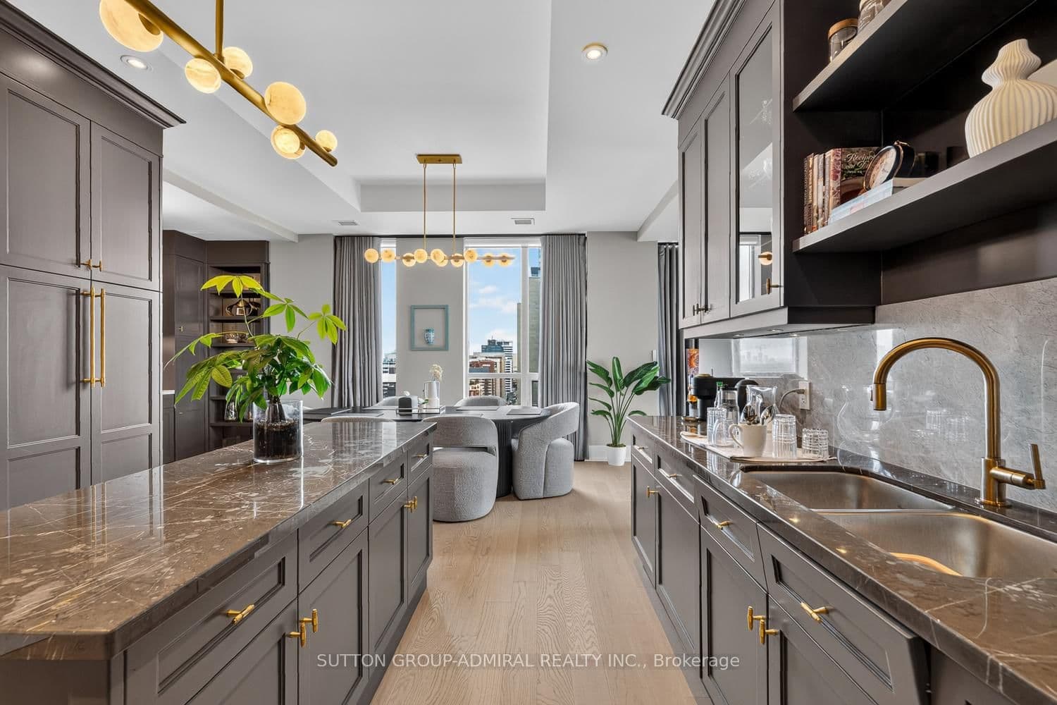 155 St Clair Avenue W, Unit 1801 thumbnail 19