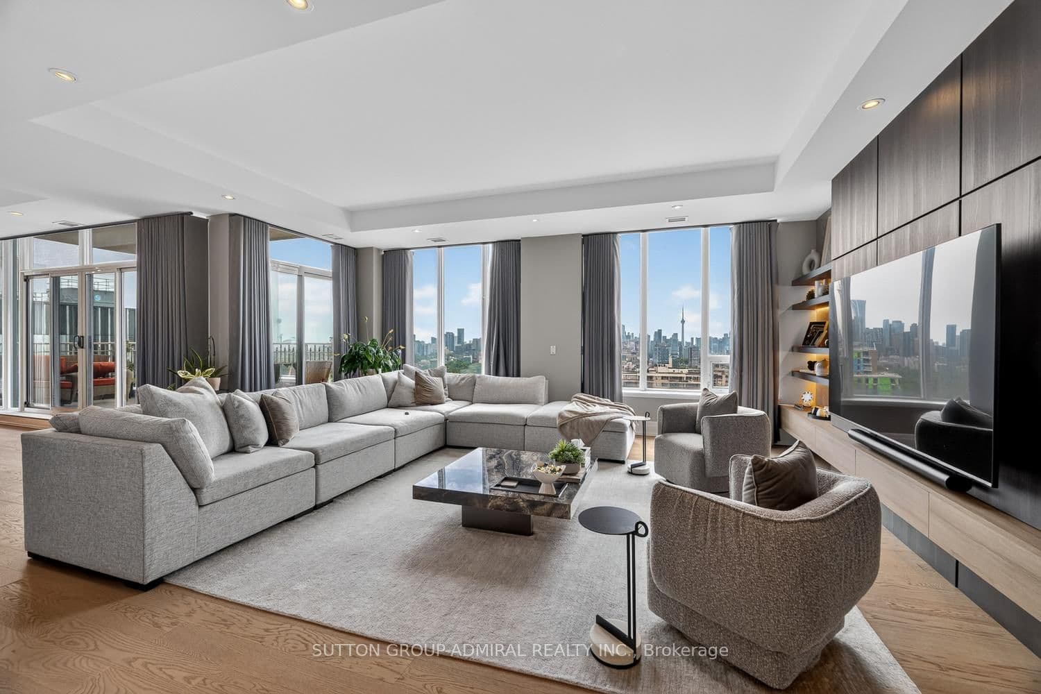 155 St Clair Avenue W, Unit 1801 thumbnail 4