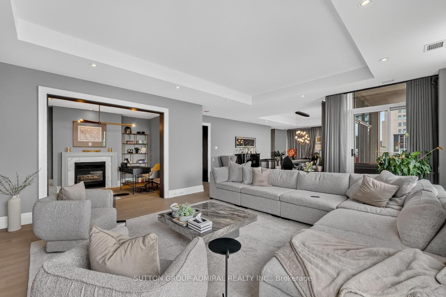 155 St Clair Avenue W, Unit 1801 thumbnail 5