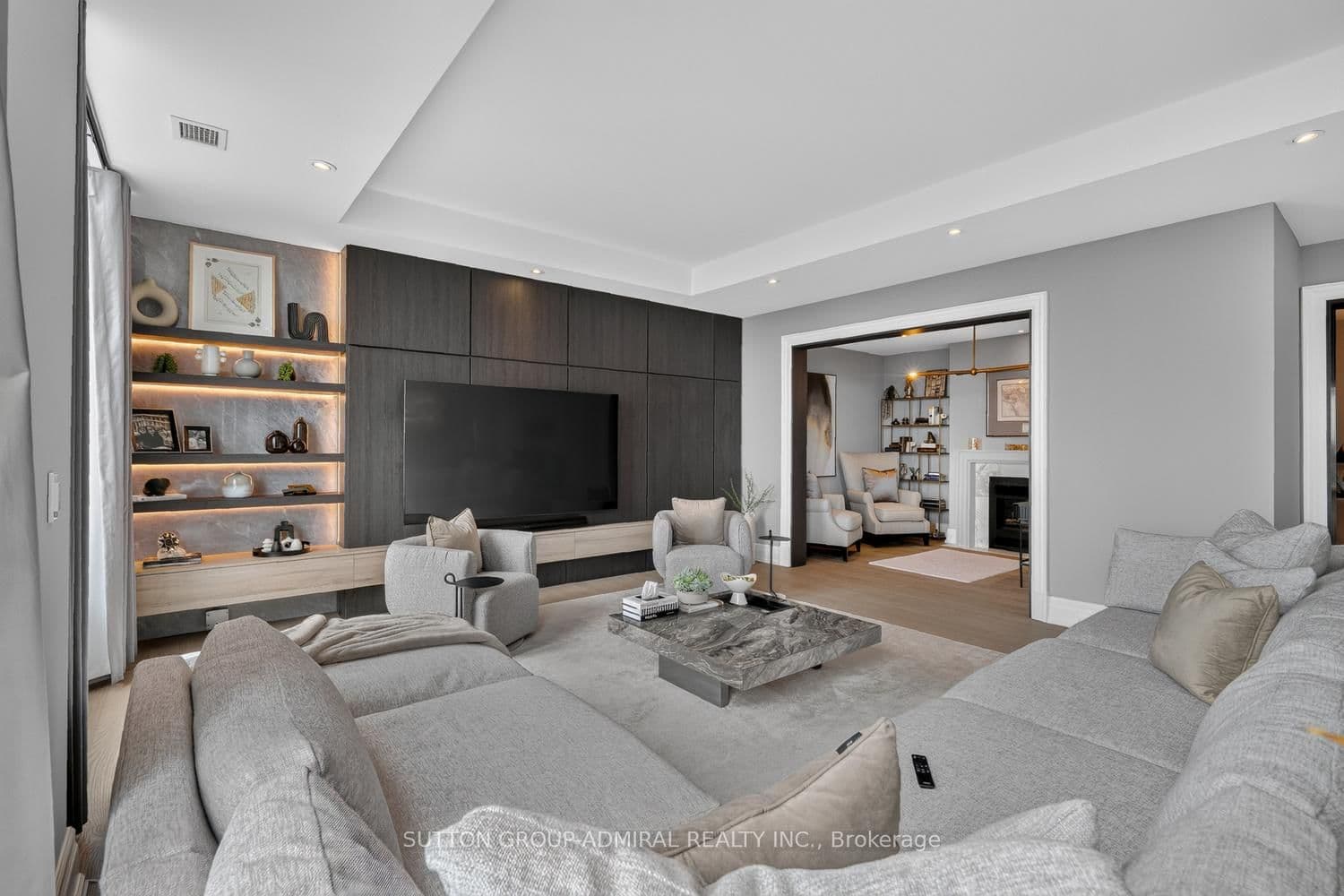 155 St Clair Avenue W, Unit 1801 thumbnail 6