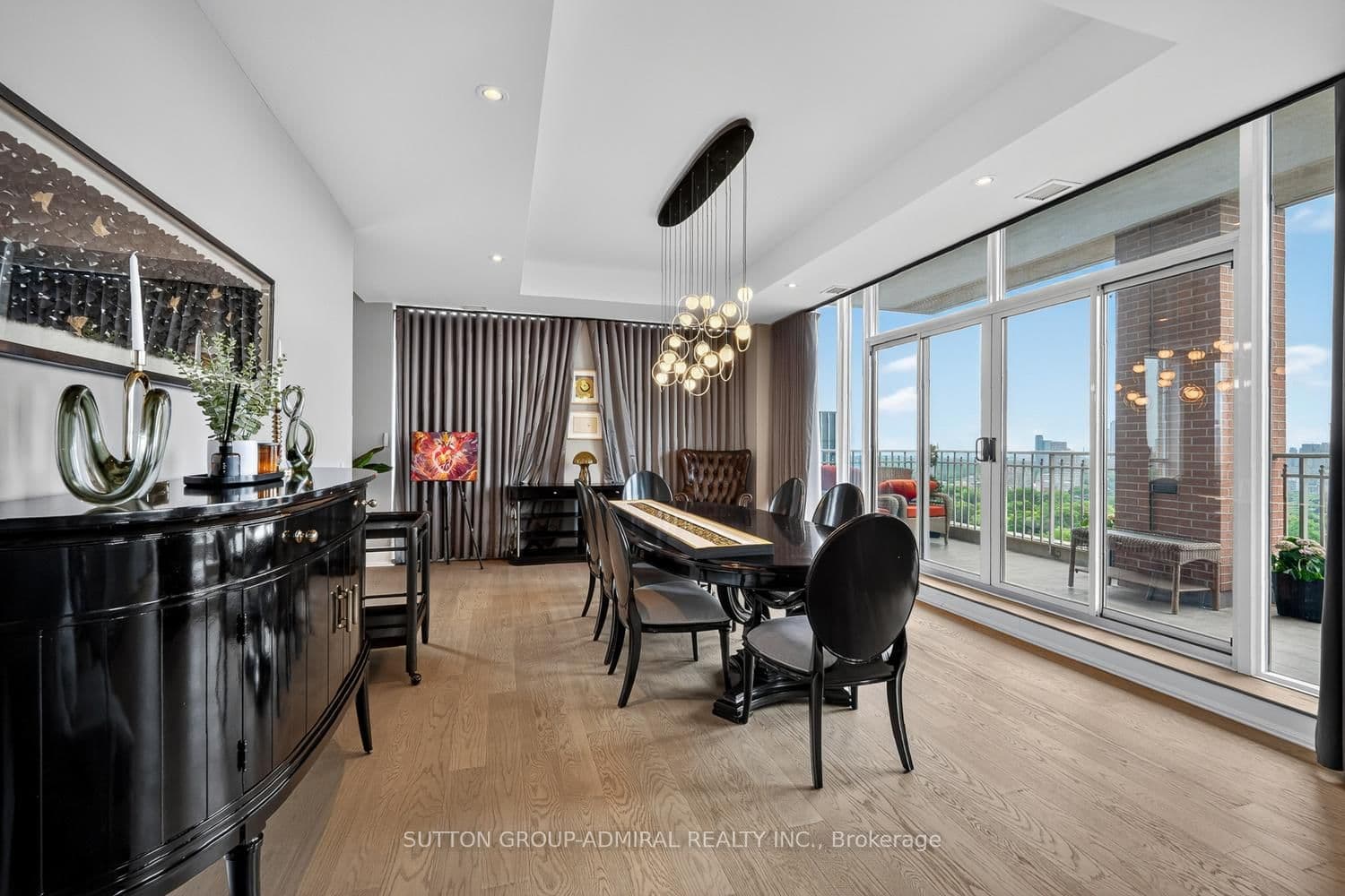 155 St Clair Avenue W, Unit 1801 thumbnail 8