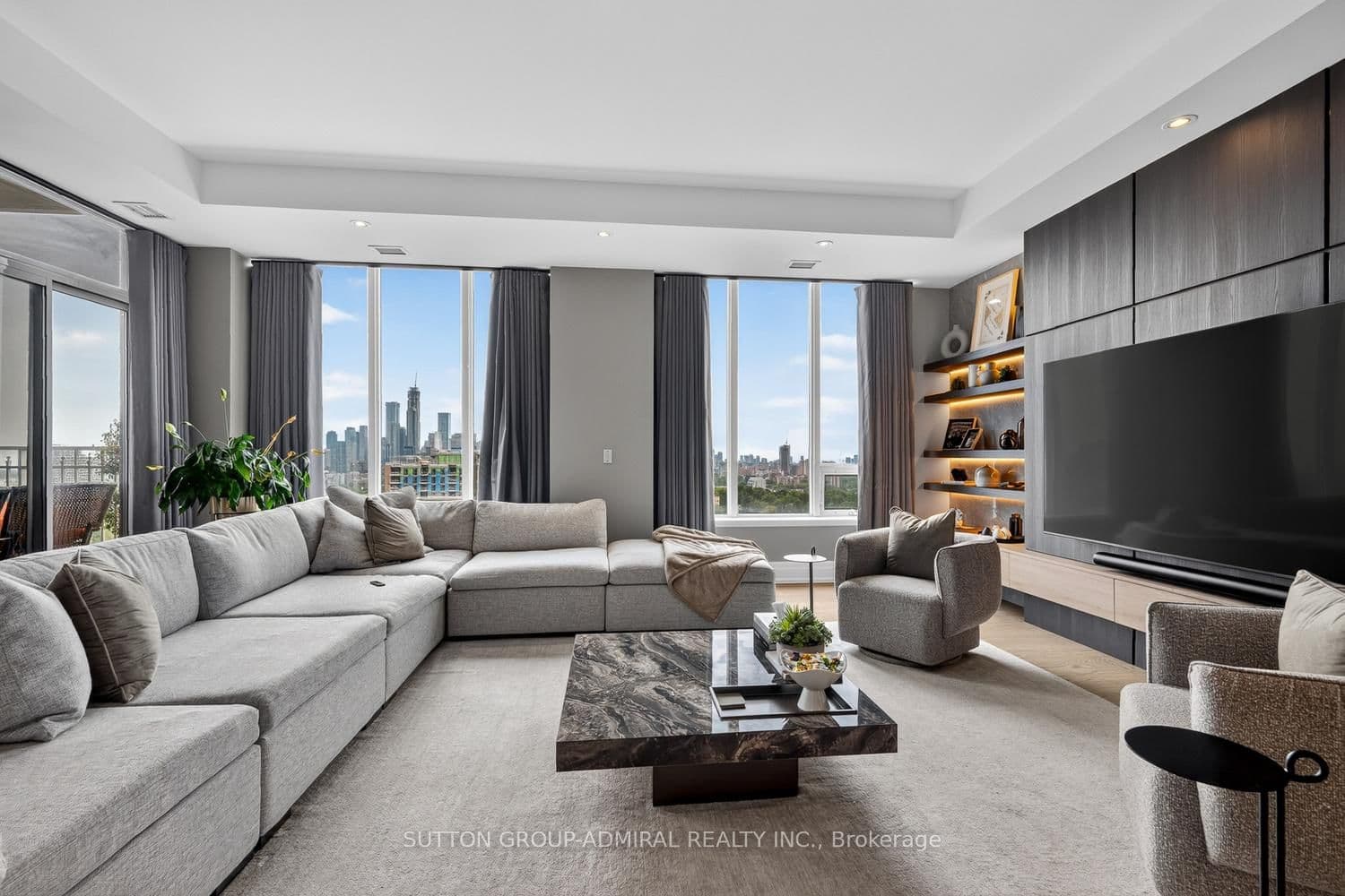 155 St Clair Avenue W, Unit 1801 thumbnail 9