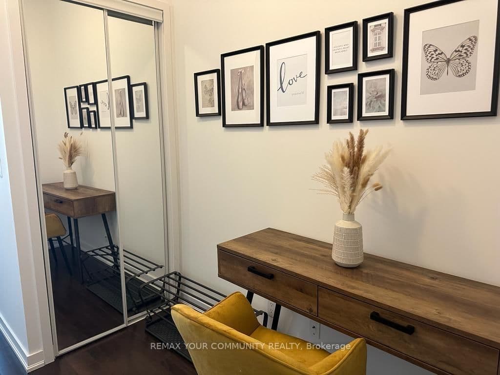 14 York Street, Unit 1709 thumbnail 10
