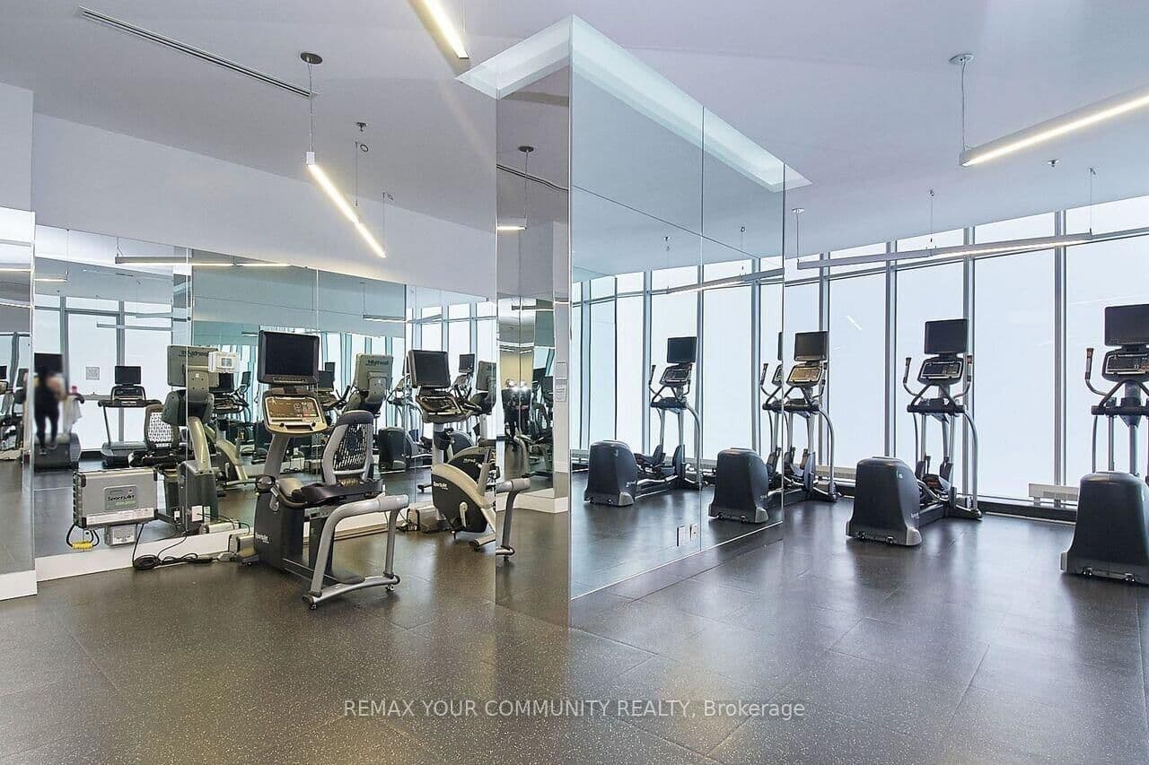 14 York Street, Unit 1709 thumbnail 18