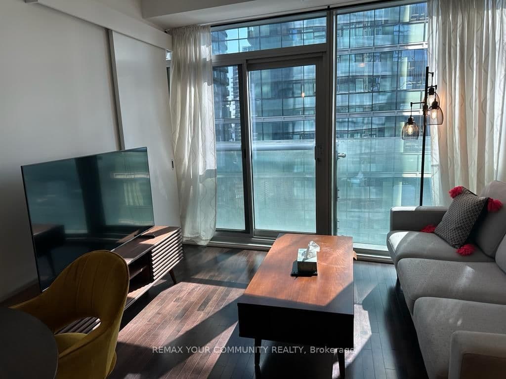 14 York Street, Unit 1709 thumbnail 6