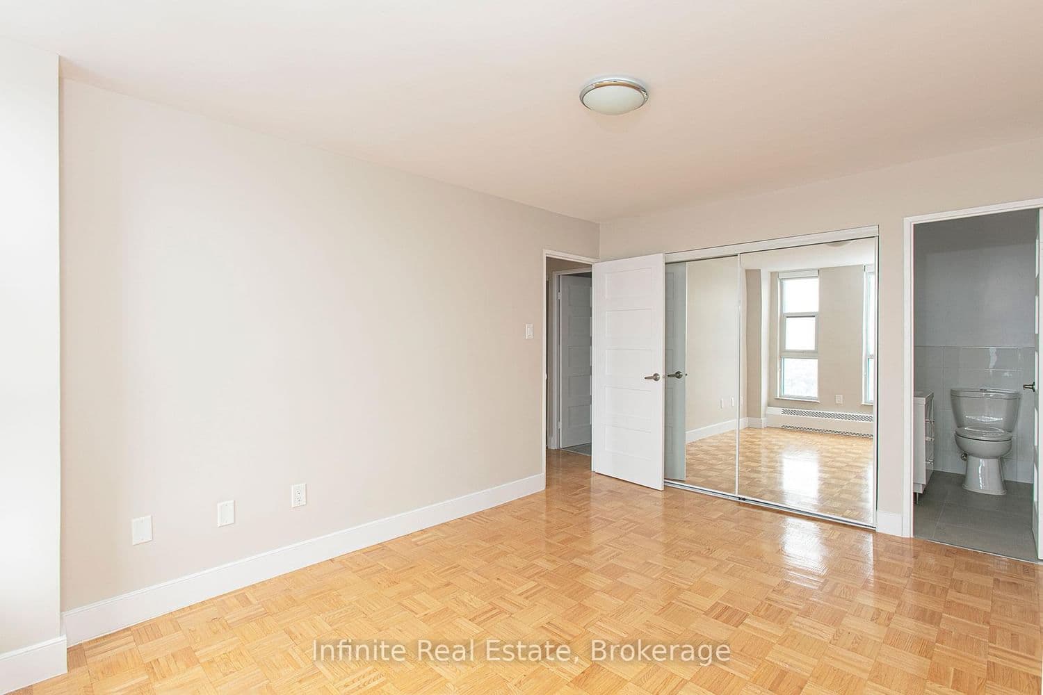 666 Spadina Avenue, Unit 711 thumbnail 11