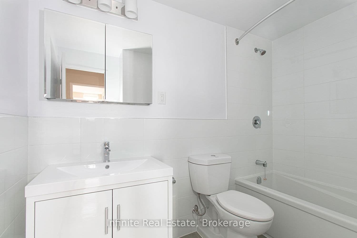 666 Spadina Avenue, Unit 711 thumbnail 13