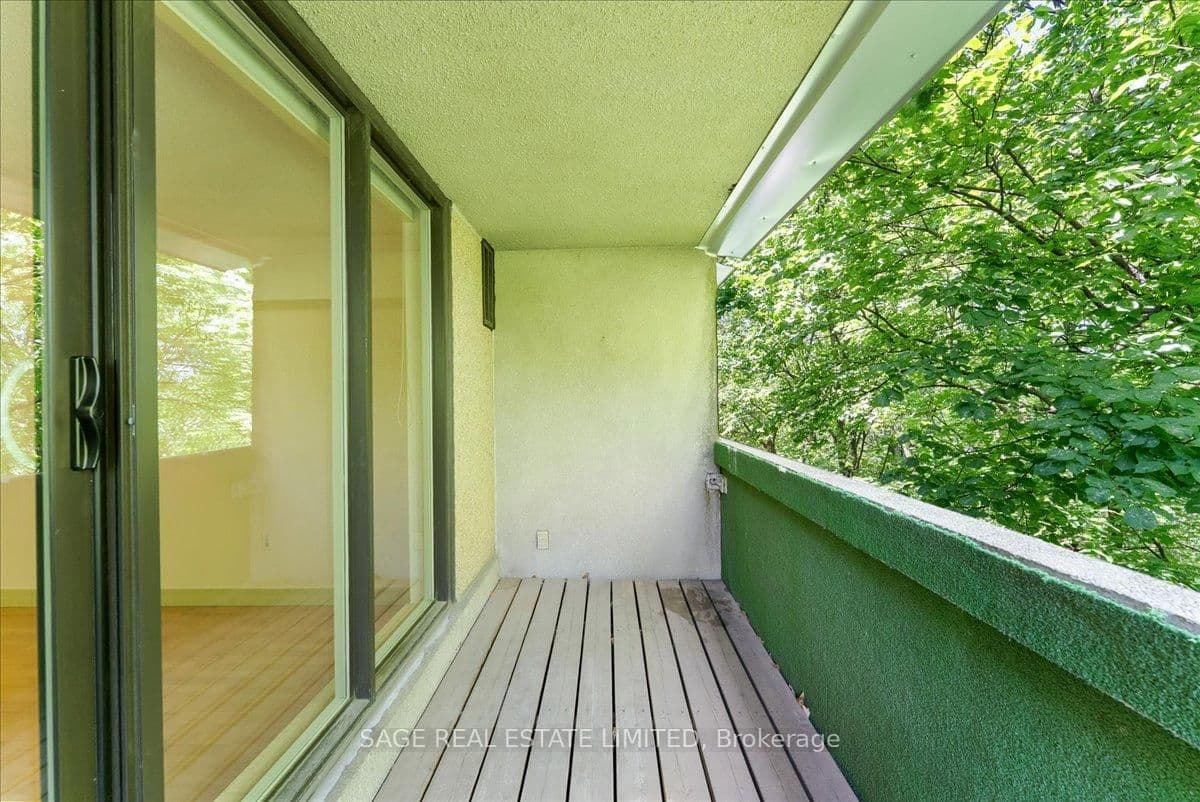 360 Bloor Street E, Unit 209 thumbnail 10
