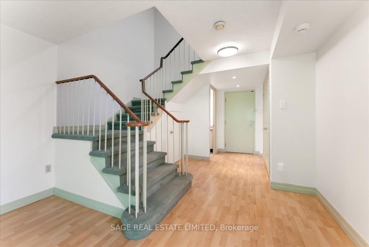 360 Bloor Street E, Unit 209 thumbnail 16