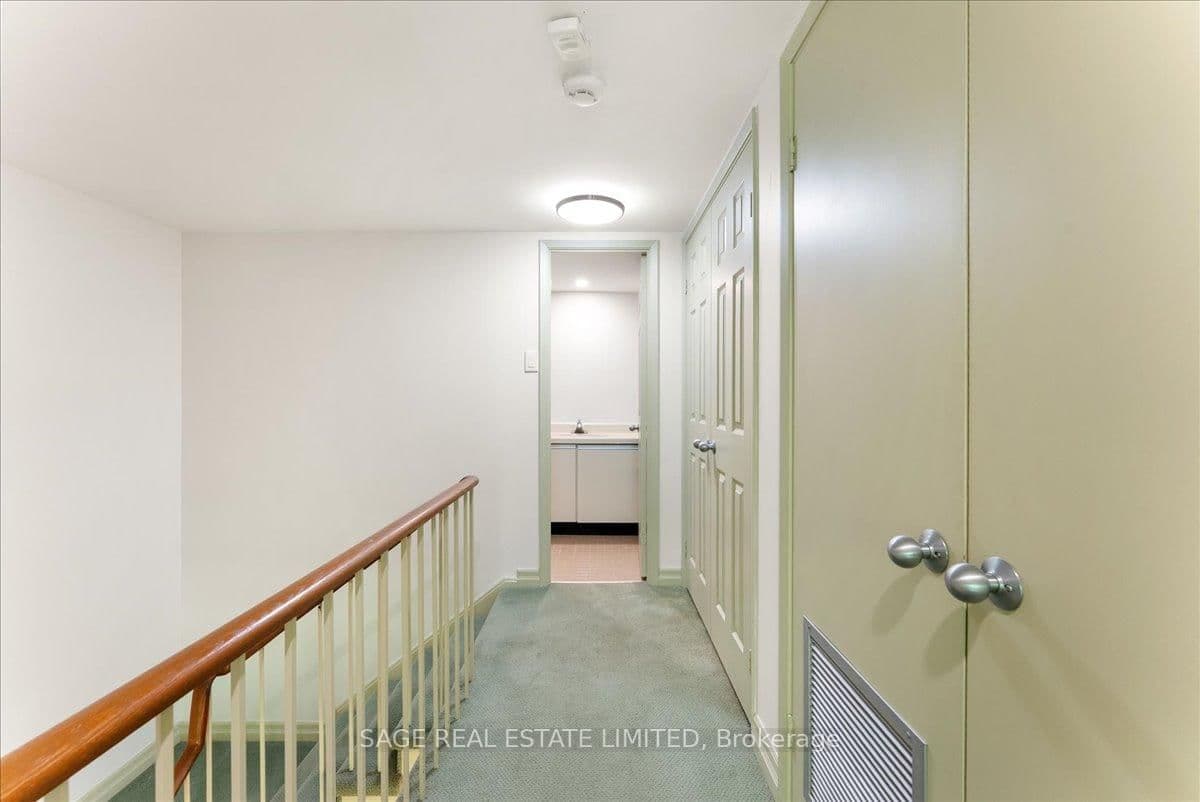 360 Bloor Street E, Unit 209 thumbnail 18