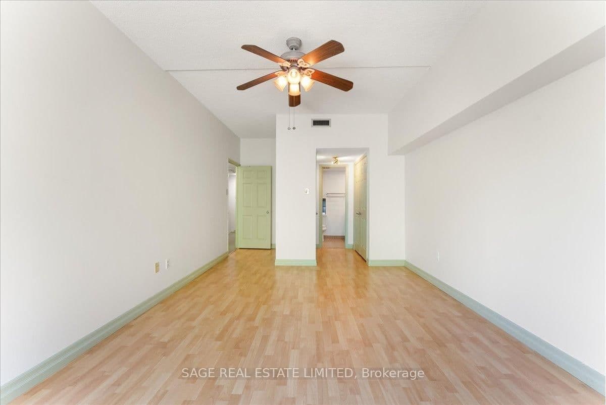 360 Bloor Street E, Unit 209 thumbnail 21