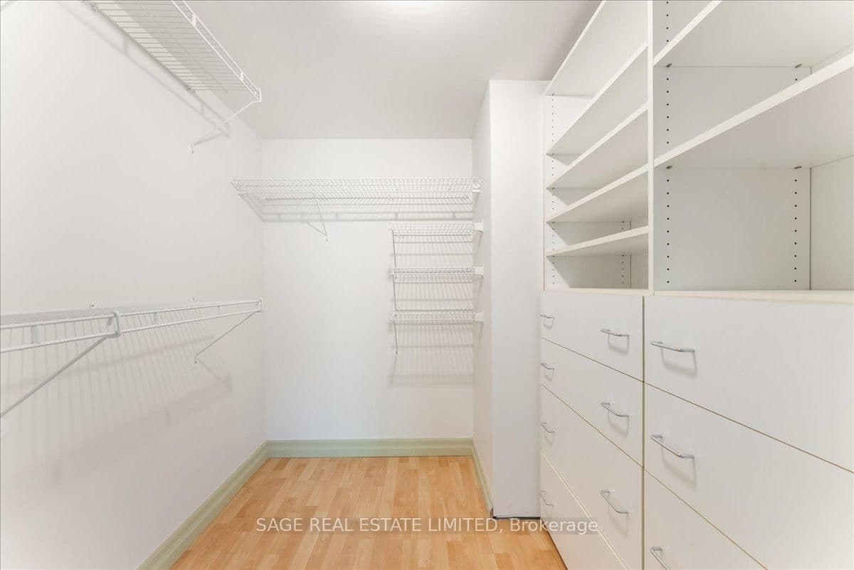 360 Bloor Street E, Unit 209 thumbnail 27