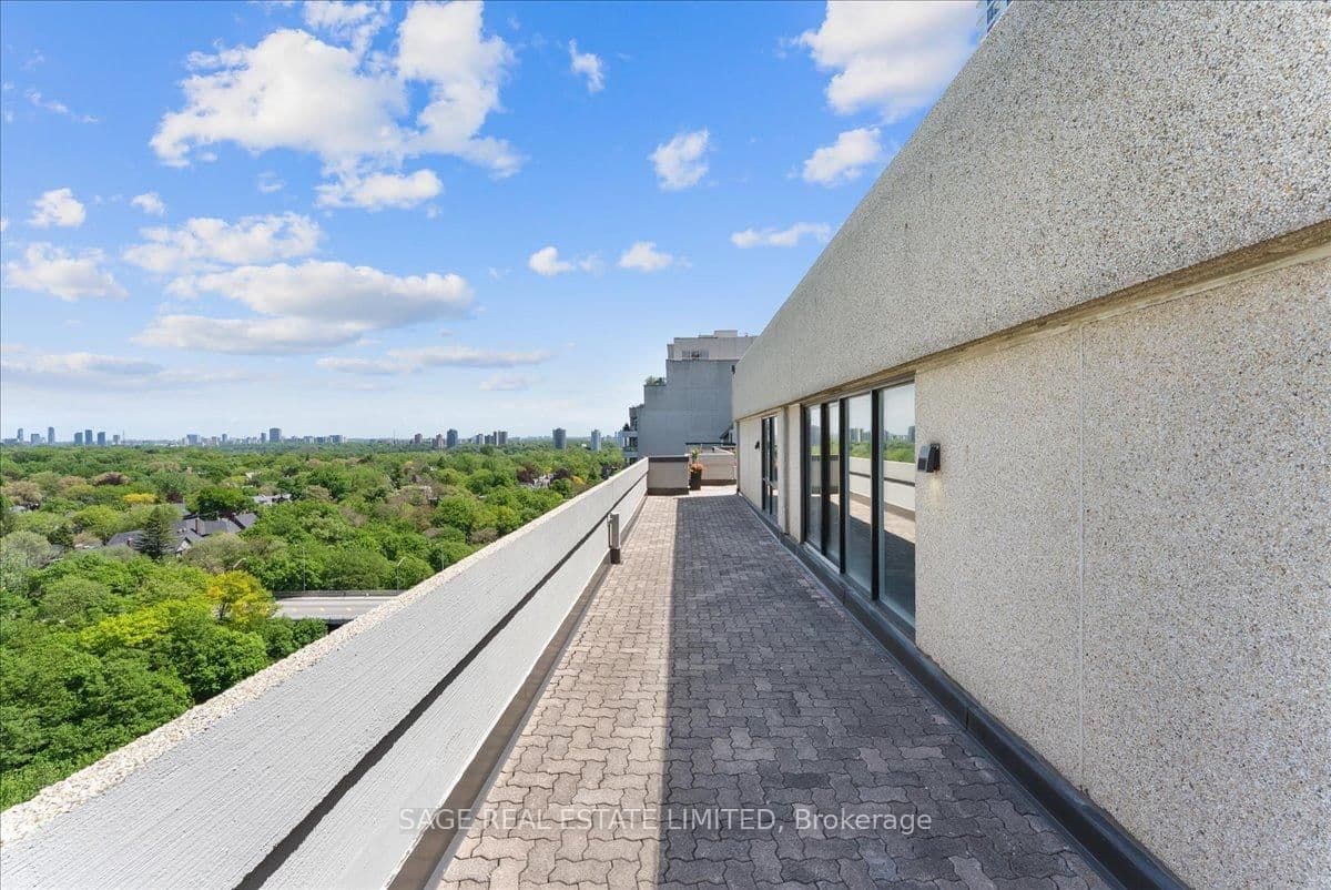 360 Bloor Street E, Unit 209 thumbnail 29