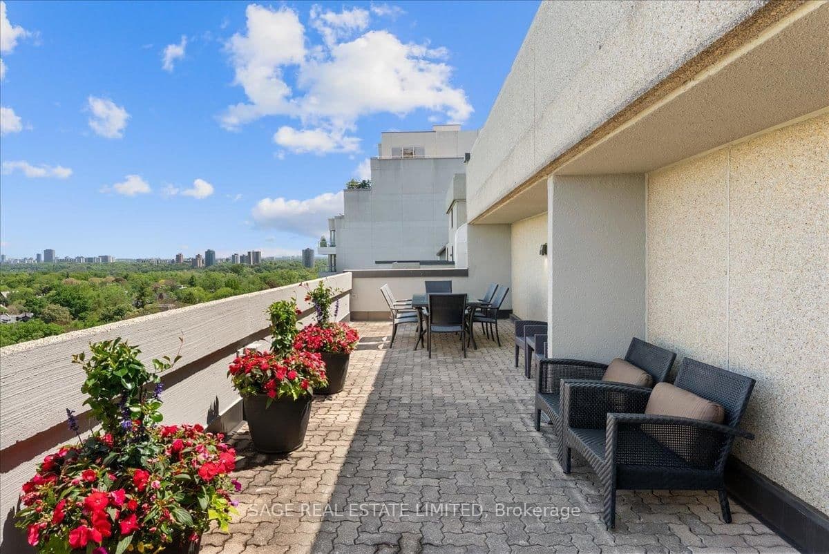 360 Bloor Street E, Unit 209 thumbnail 30
