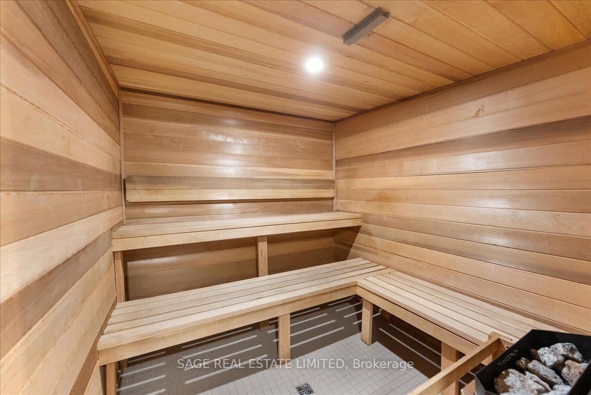 360 Bloor Street E, Unit 209 thumbnail 31